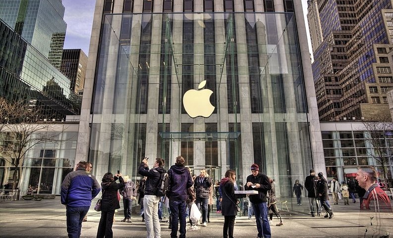 Style Over Substance: Why Apple Store Wait Times Are Bringing Down the
