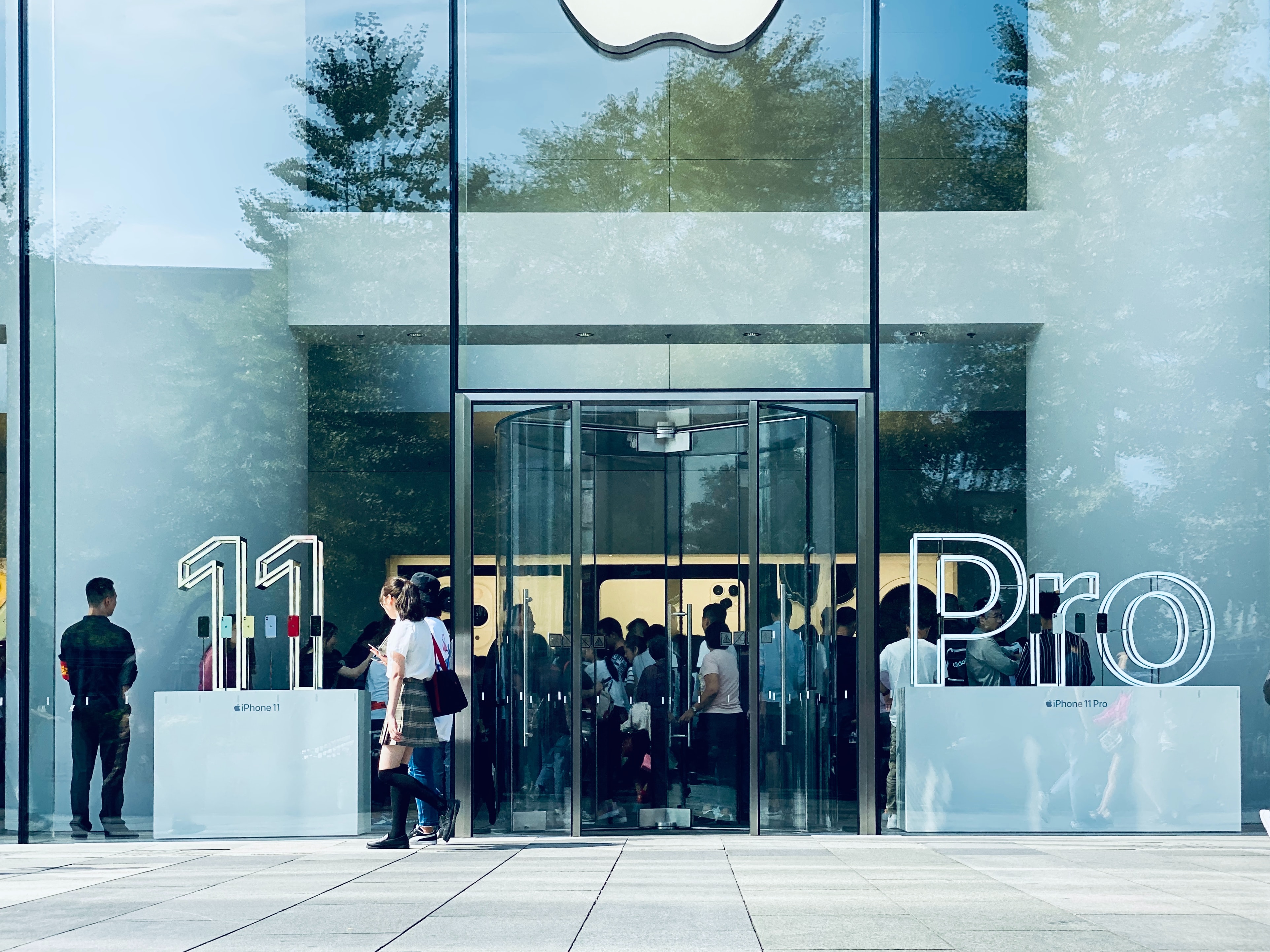 retail shopping without waiting in line
