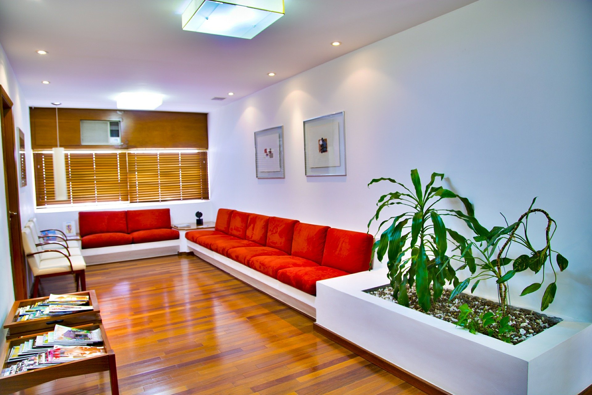 waiting-room-548136_1920
